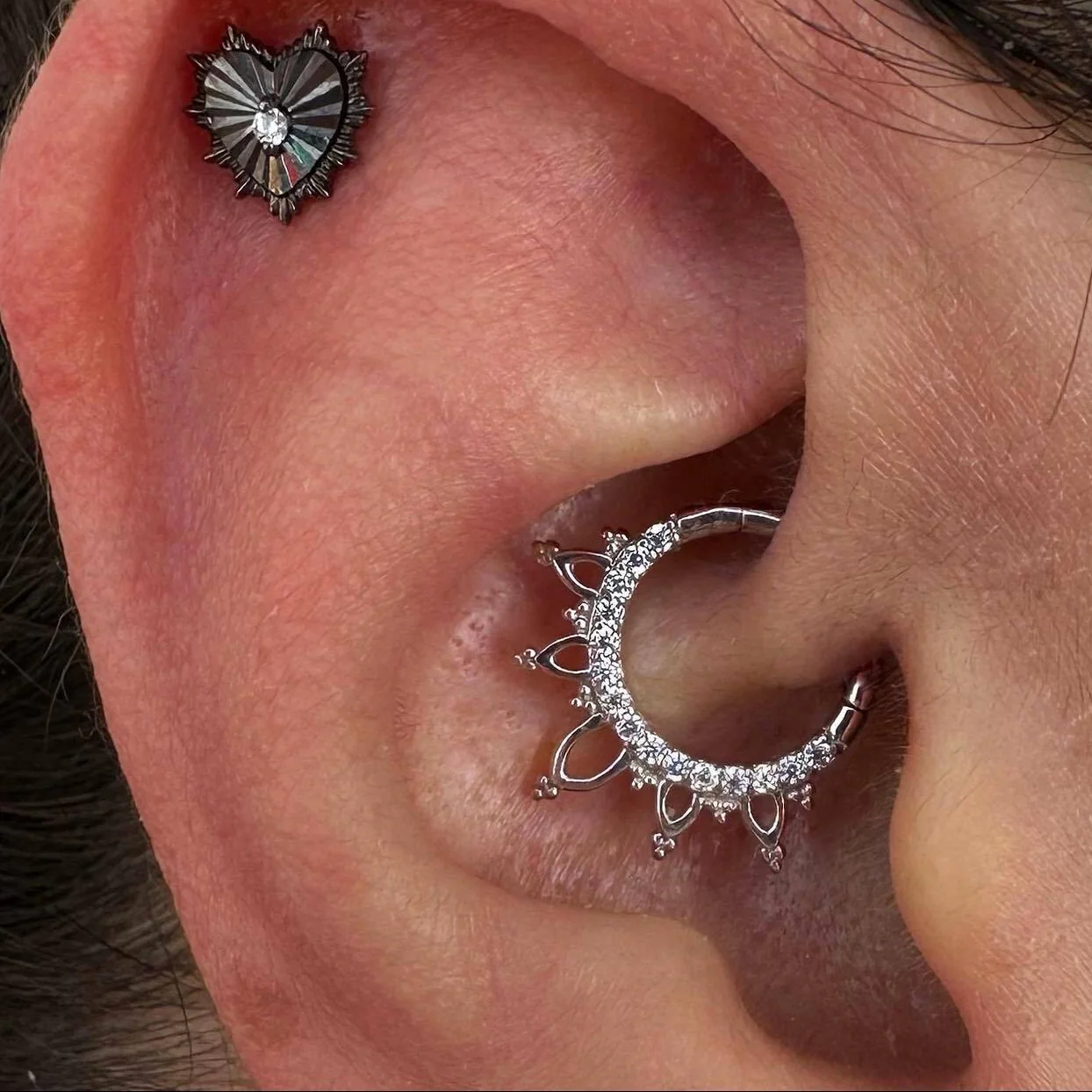 Indra Clicker with CZ - Image 8
