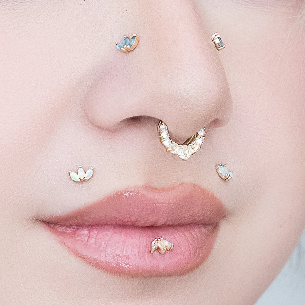 Moet Mini Threadless End with Sandblasted London Blue Topaz - Image 3