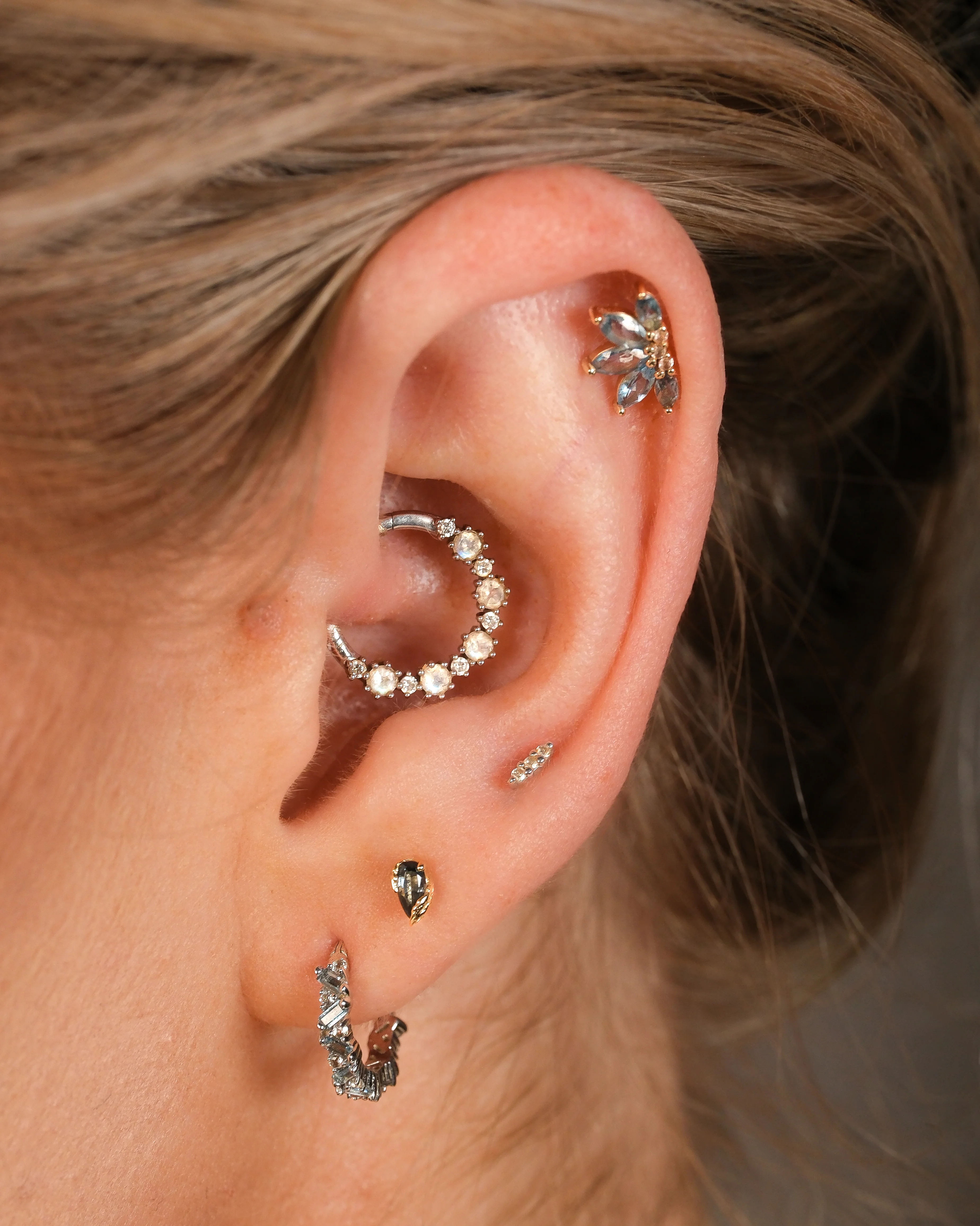 Ariana Clicker with Rainbow Moonstone - Image 3