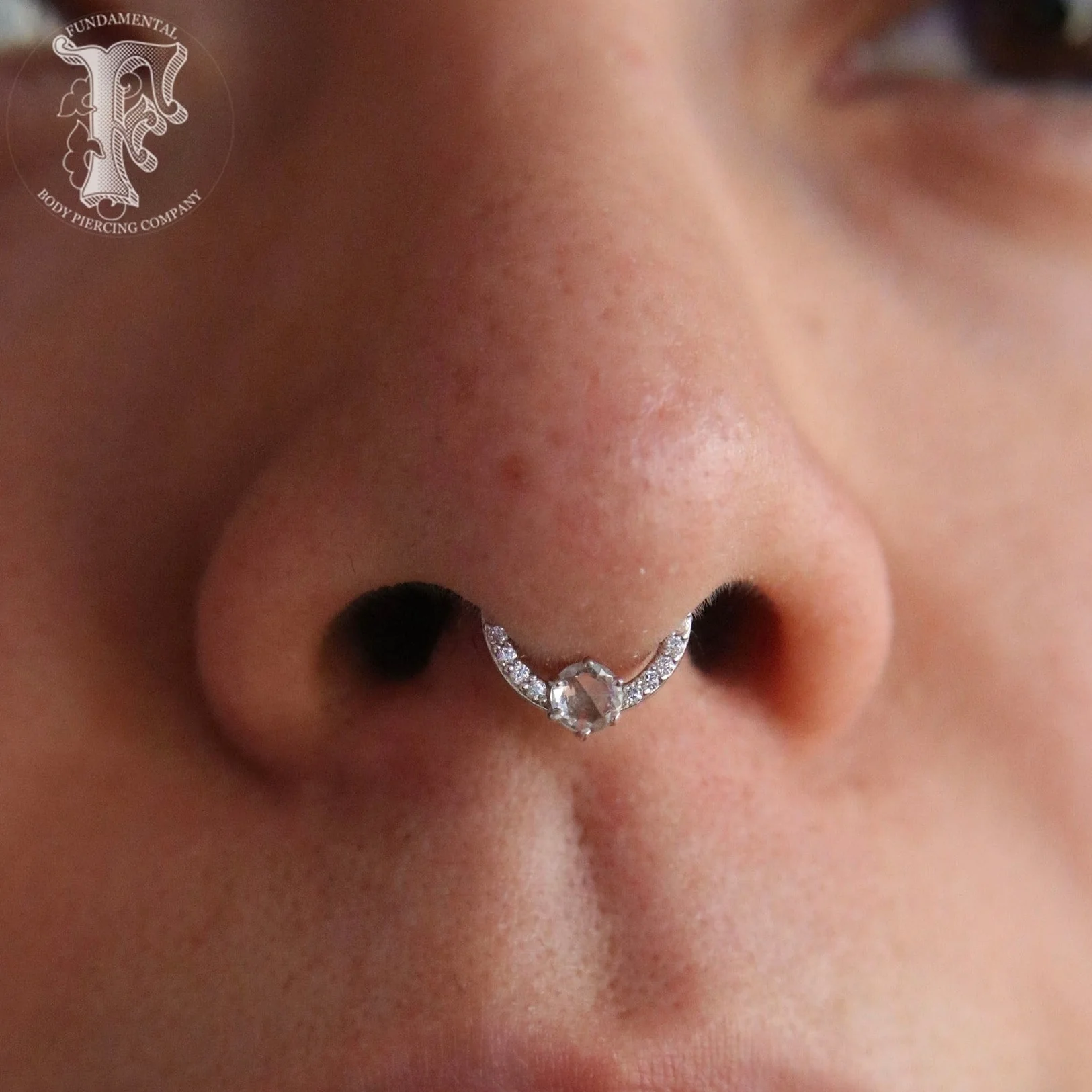 Tinsley Clicker with White Sapphire - Image 2